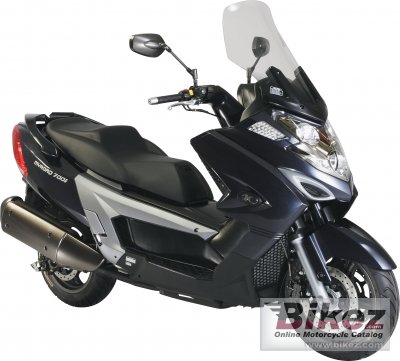 2010 Kymco Myroad 700i photo